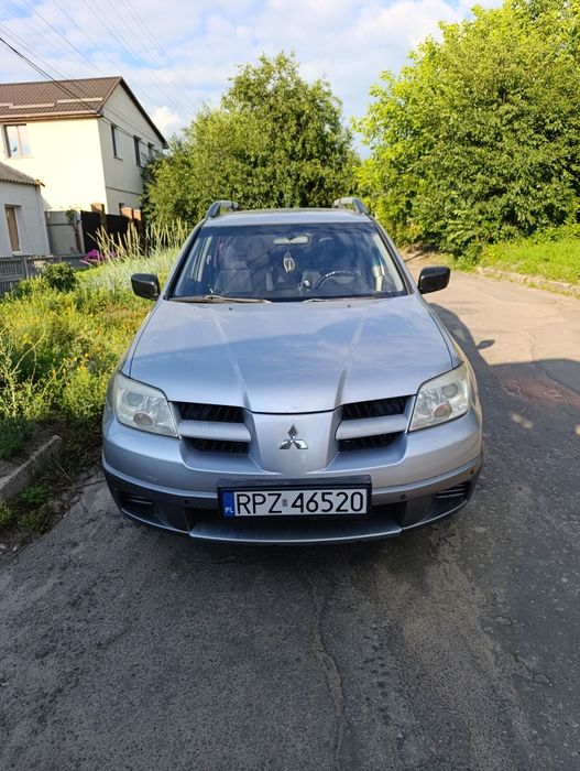Продам Мітсубісі аутлендер 1
