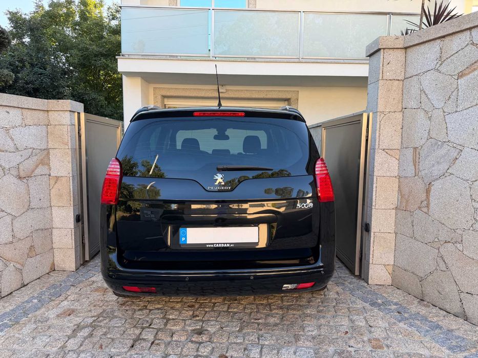 Peugeot 5008 1.6 HDI Allure Nacional