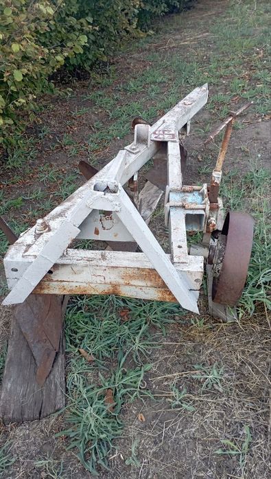 Плуг для трактора