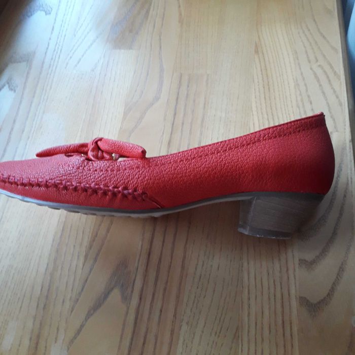 Туфли кораллового цвета кожаные 37 размера