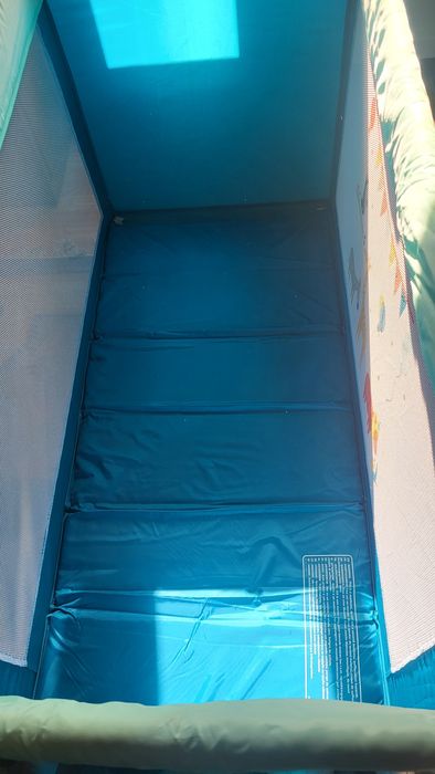 Cama de bebé transportável