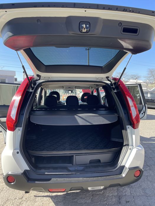 Nissan X-Trail 2011 года, 2.0 бензин