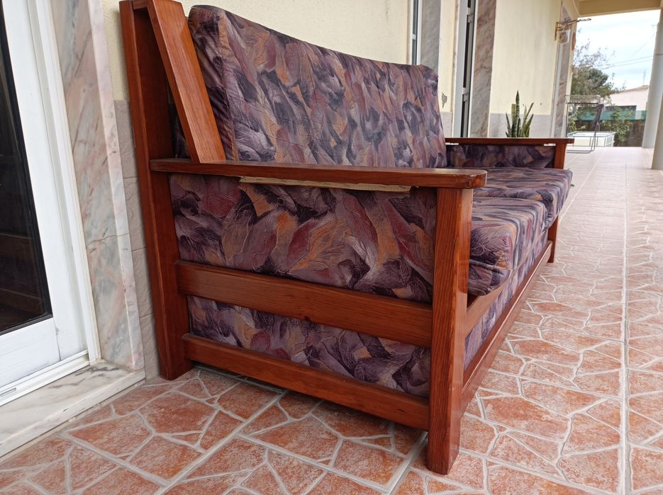 Sofá cama de madeira