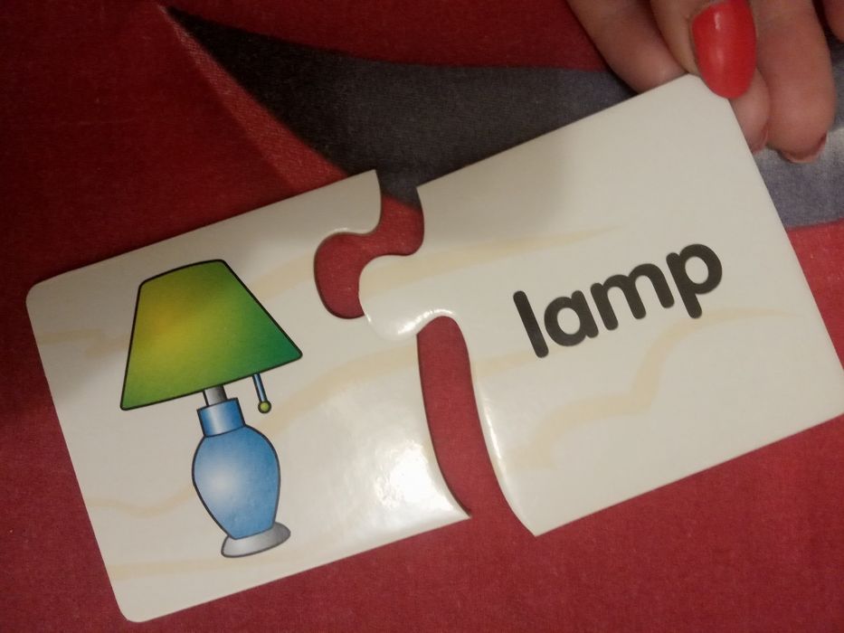 Іграшки пазли First words англійською