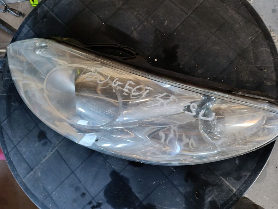 Lampa peugeot 407 SW 2009 uszkodzona