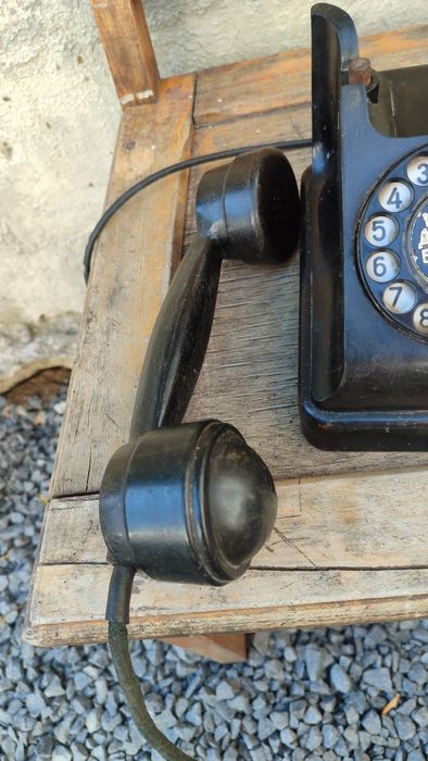 Телефон 50 років