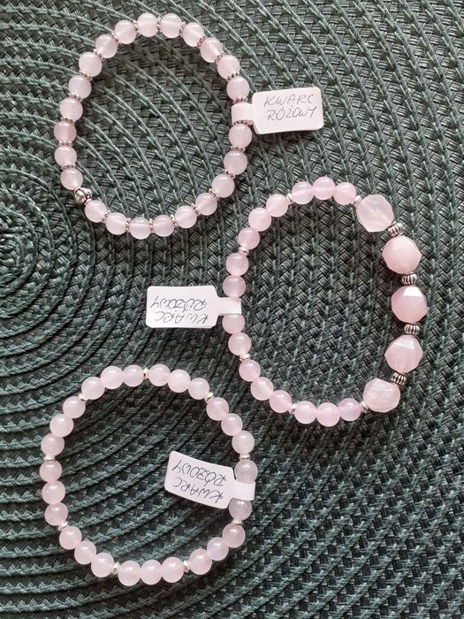 Komplet biżuterii kamień kwarc różowy - bransoletka i kolczyki różne