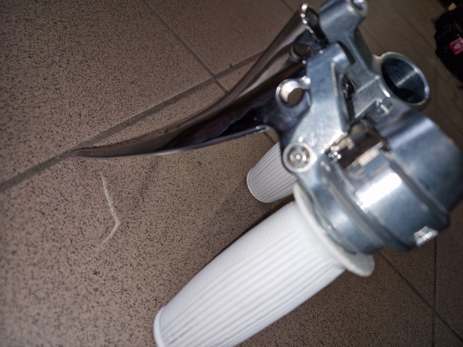 Nowe biale manetki rączki biegów gazu Romet komar sztywniak zak rys pl