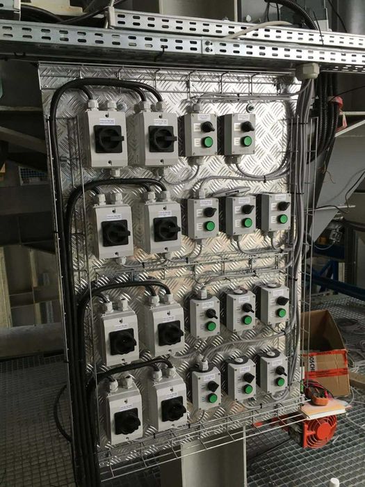 Prefabrykacja i składanie przemysłowych szaf sterowniczych