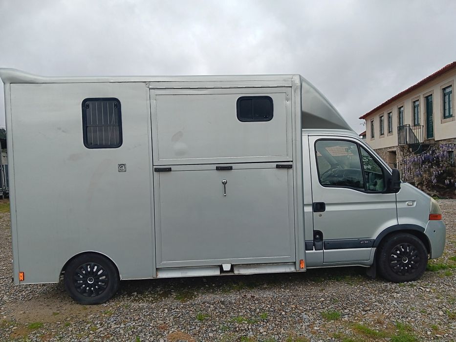 Carrinha transporte cavalos