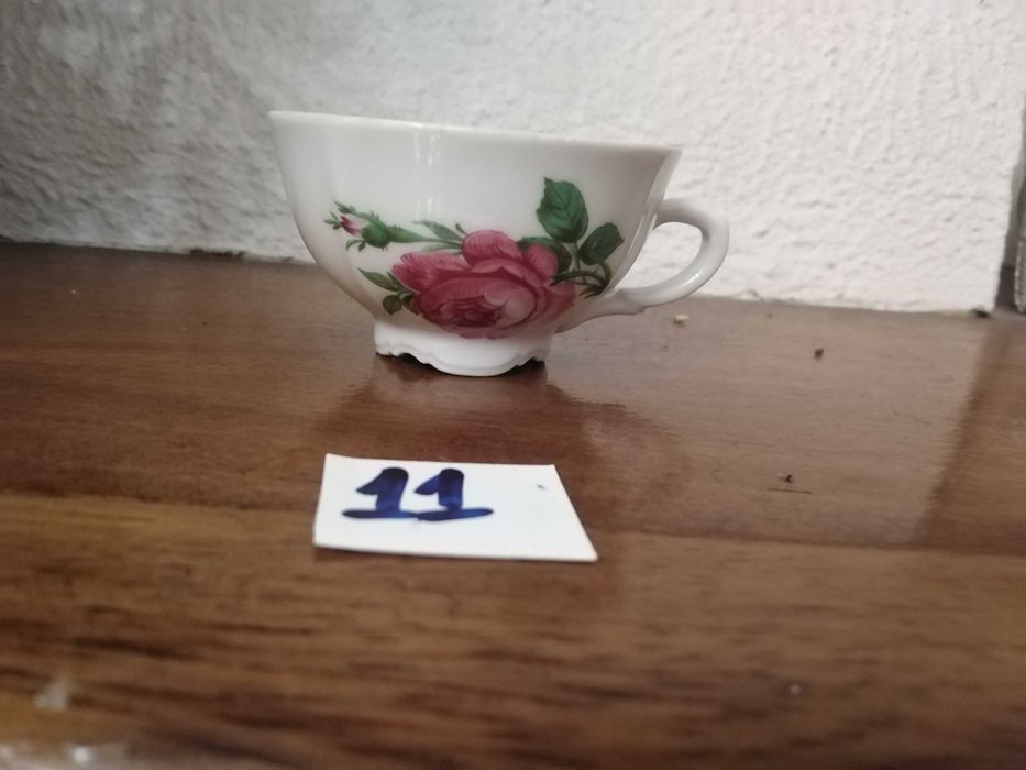Chávenas e outras peças