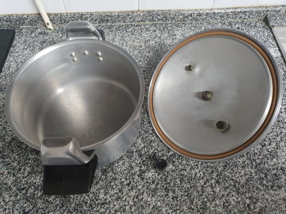 Panela de pressão Flama 5 Litros