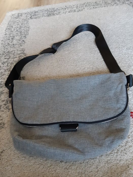 Torba sportowa na ramię marki Thepin