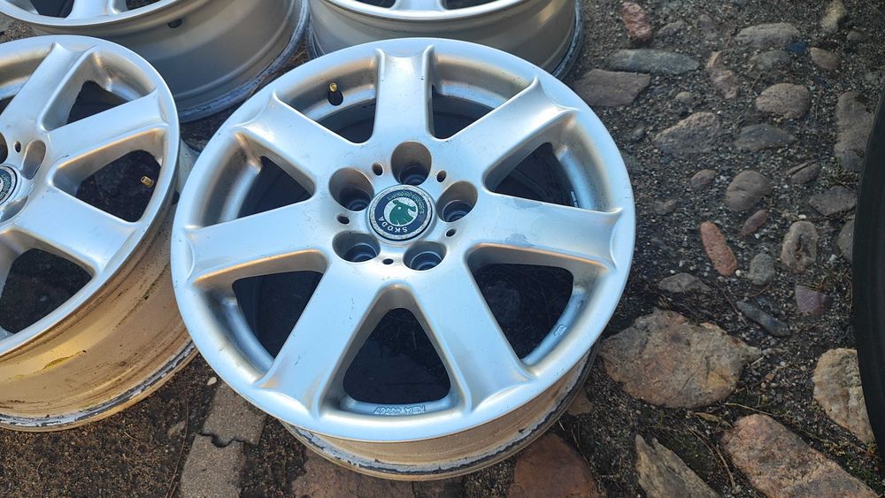 felg aluminiowych Skoda Octavia 2  7Jx16  5x112  ET 40