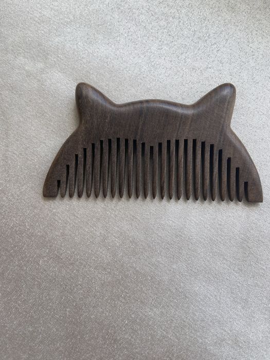 Гребінець деревʼяний расческа вушка