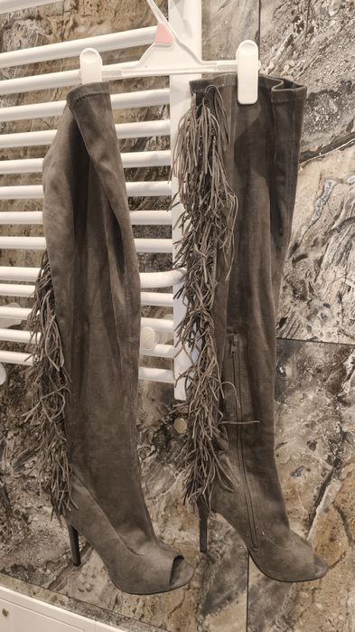 Kozaki bez palców za kolano