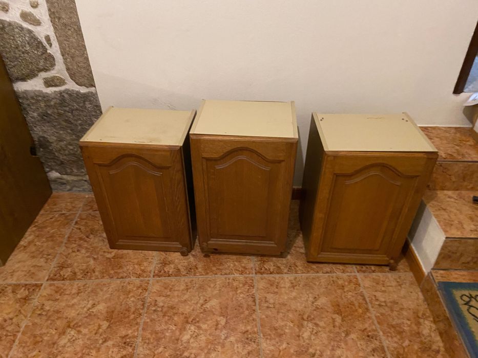 Cozinha rústica carvalho — 4 módulos base + painel bancada + garrafas gás