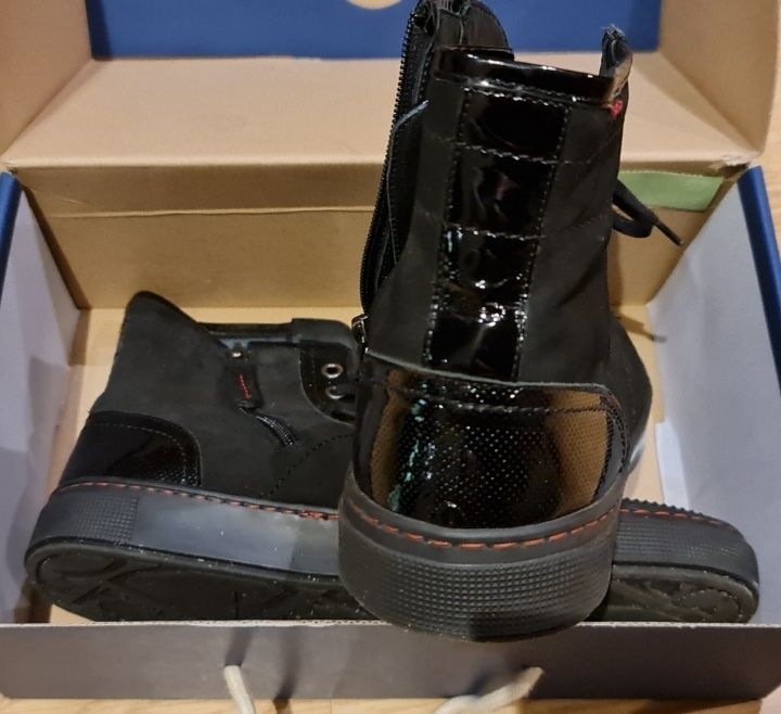 buty KAZAR ( w sprzedaży też buty hugo boss armani adidas nike air d&g