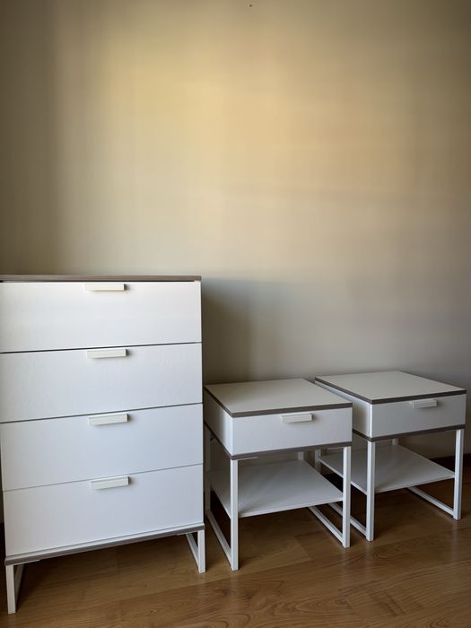 Comoda e 2 mesas de cabeceira