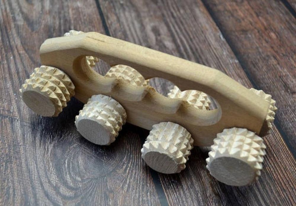 Ручний масажер для тіла дерев'яний