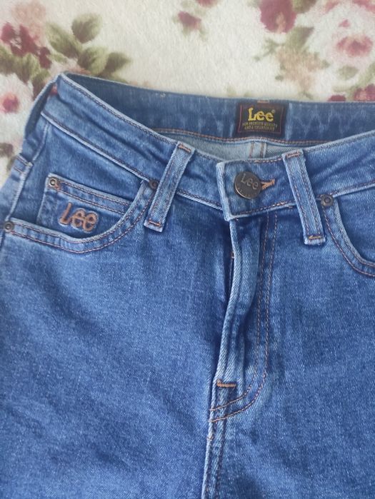 Spodnie Lee 26 stan idealny