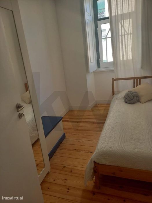 ​​​​​​​T2 renovado com varanda e vista sobre Lisboa – Monte Agudo