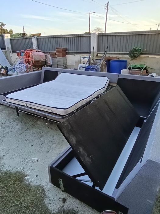 Sofá com cama impecável