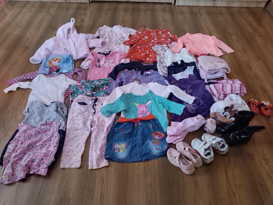 Paka ubrań dla dziewczynki rozmiar 86-92