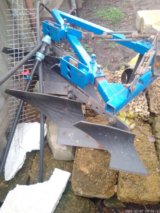 Продам двух корпусный плуг