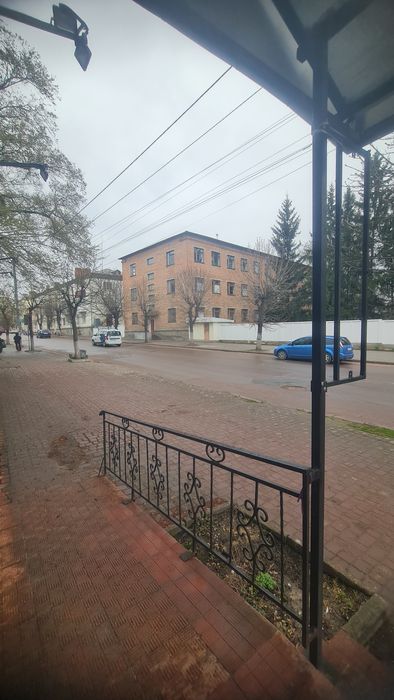 Оренда  .Приміщення 100 кв.м .У центрі міста