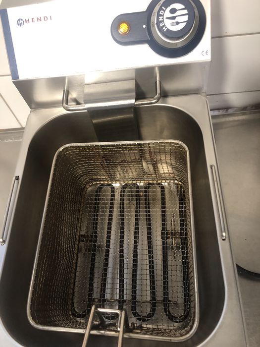 Frytkownica gastronomiczna Hendi 8L 3500W – stan dobry