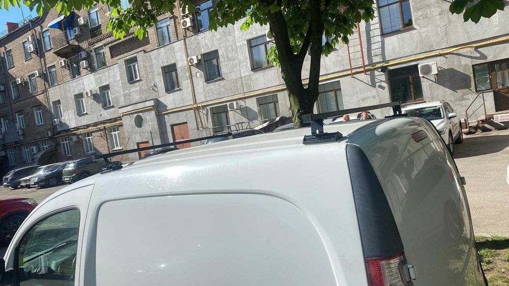 Стальные поперечины N 83 на крышу Renault Kangoo