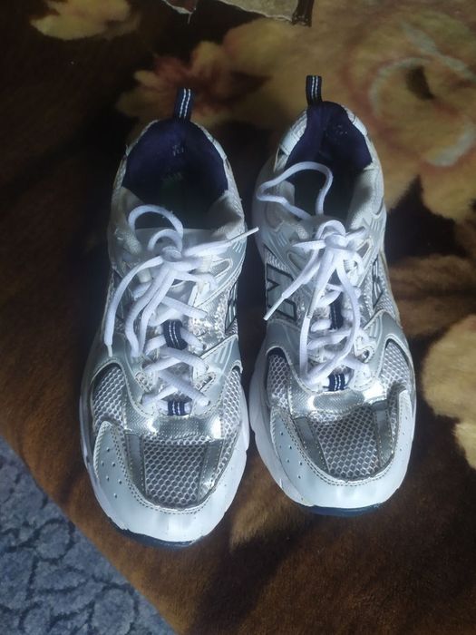 New balance кроссовки 39 размер бу