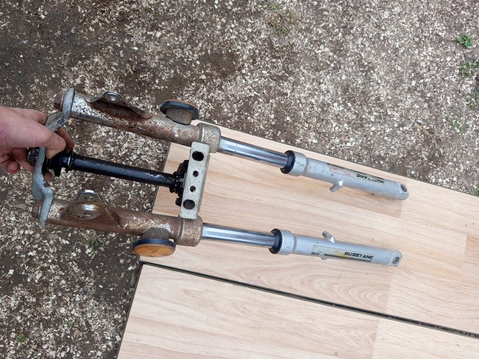 Запчастини на мото