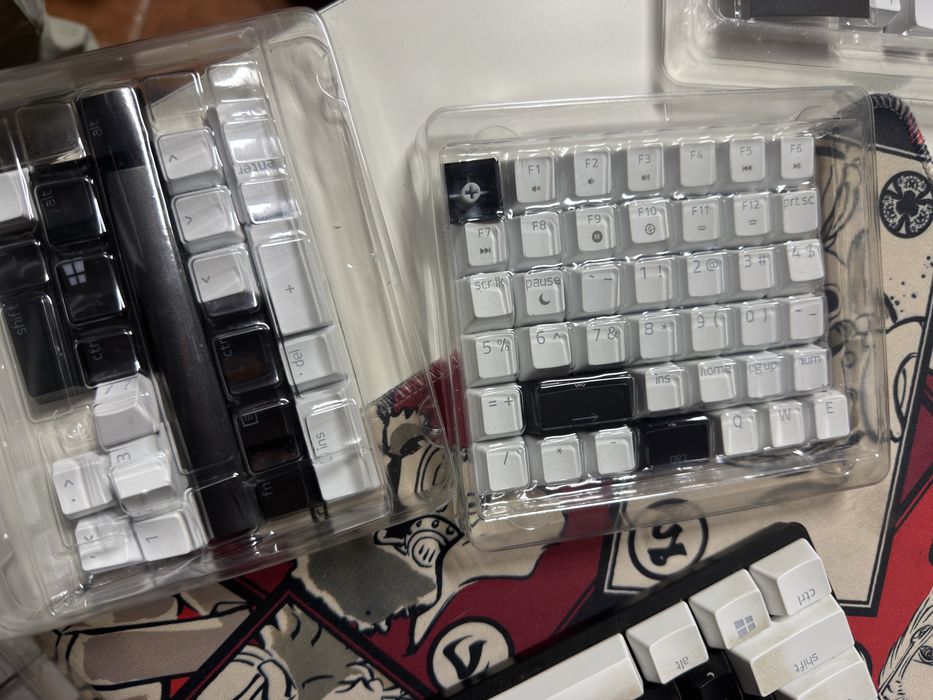 Teclado Mecânico Razer Huntsman V3 Pro 60% RGB Optical Switches Gen-2