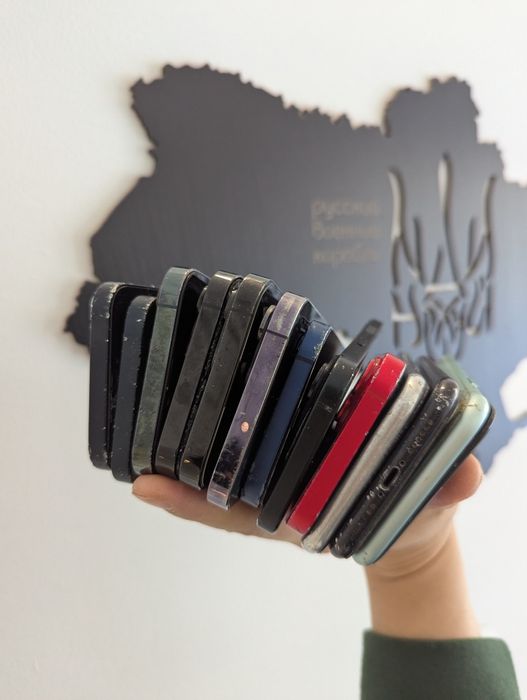 Лот на запчастини iphones