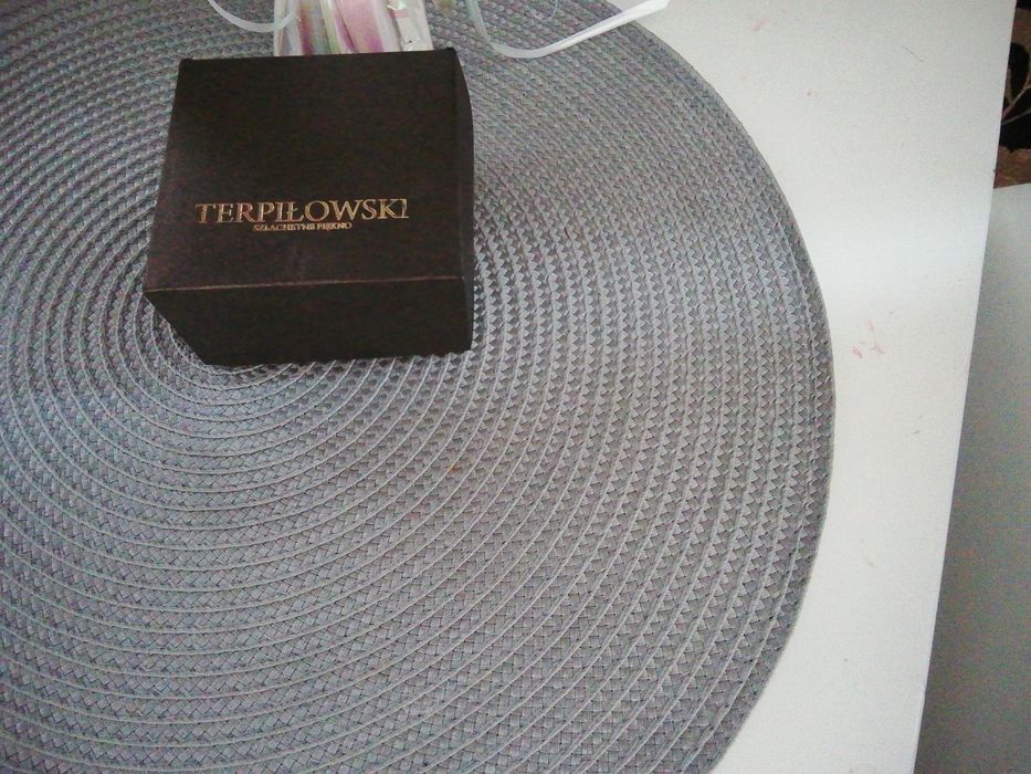 Biżuteria łańcuszka i bransoletki.  terpiłowskich