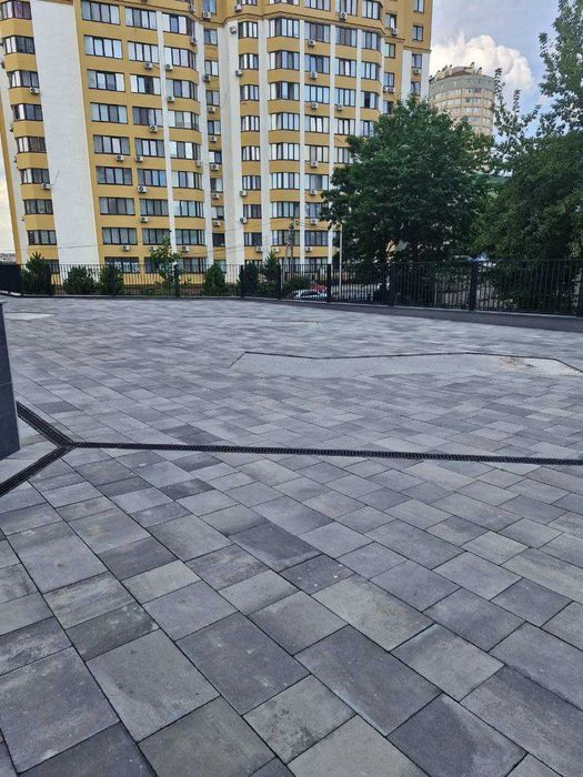 Комерція (66 м2) у готовому будинку (2 черга ЖК "Crystal Avenue")