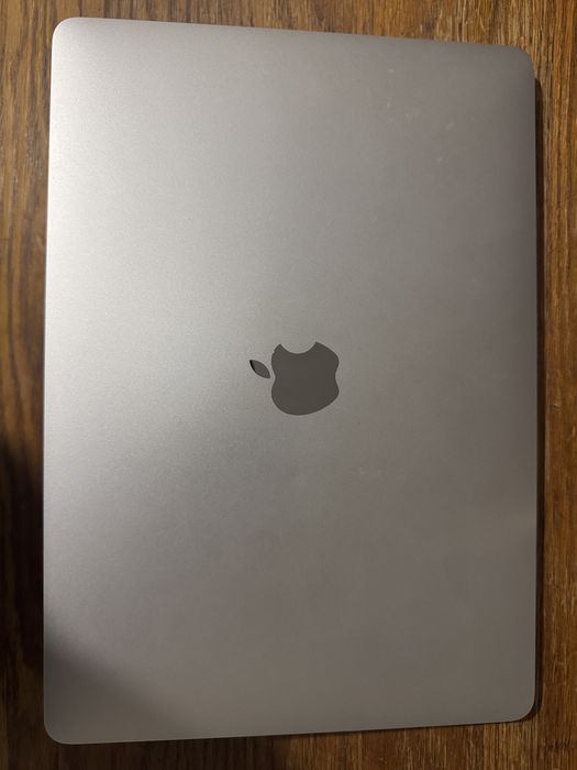Macbook pro 13 M2 2022 8/256