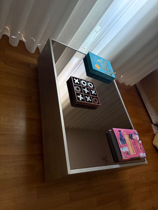 Mesa de sala espelhada