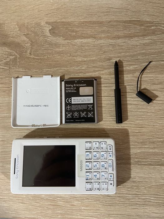 Sony ericsson M600