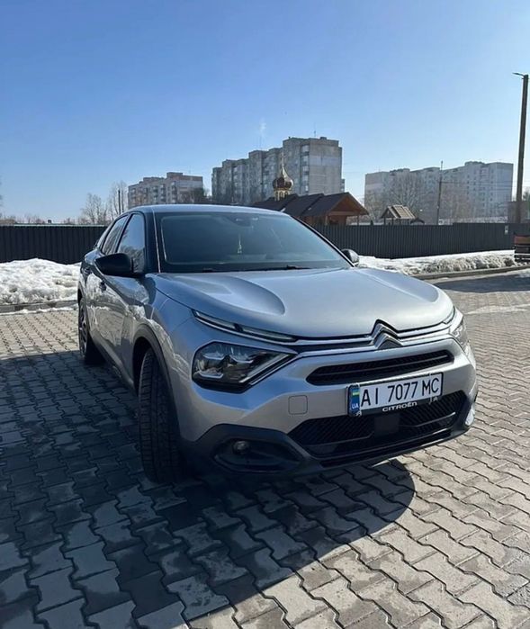 Машина Citroen C4 2021 року