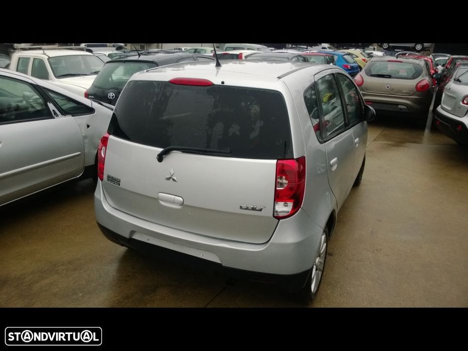 Mitsubishi Colt 2011 para peças