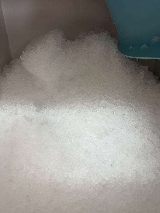 Maquina de Gelo  triturado  Brema  Produção de 60 kg a 90 kg em 24 horas