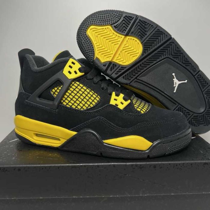 Jordan 4 Retro Thunder R.44