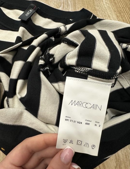 Sukienka Marc Cain, modelująca, S