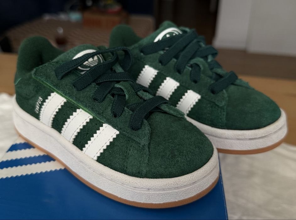 Кросівки adidas 26,5
