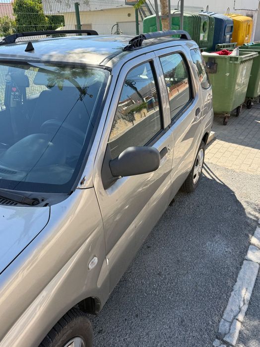Suzuki ignis 2004