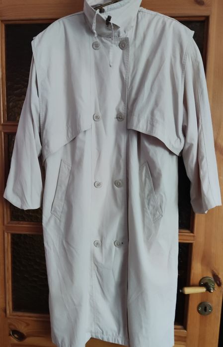 Luźny płaszcz prochowiec trencz z czasów PRL-u Vintage