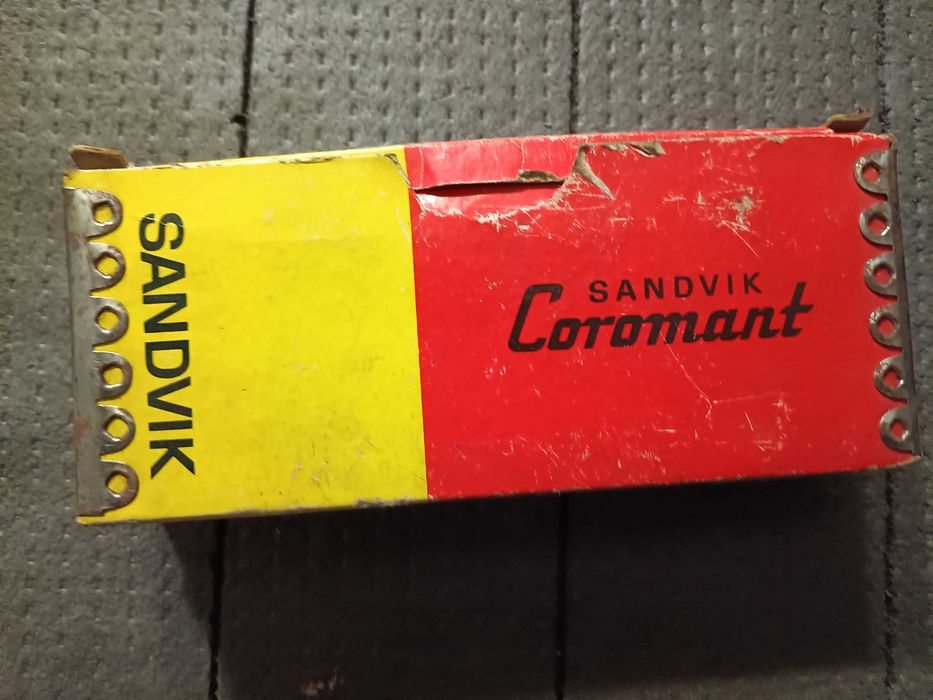 Uszanowanie. Sprzedam nóż do toczenia zewnętrznego-na płytki wymienne.